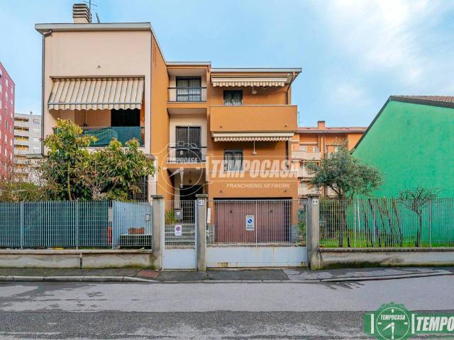 Villa Indipendente in vendita a Vimodrone, Lombardia