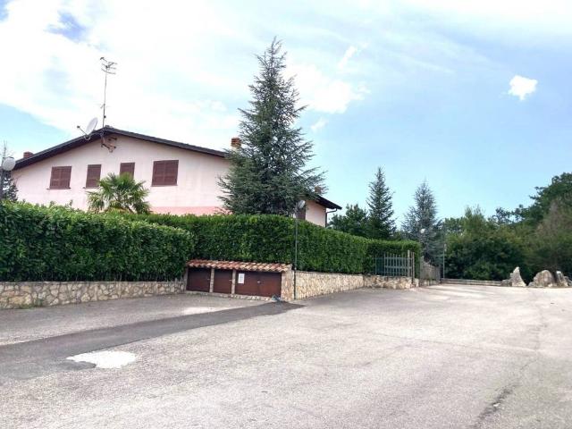 Villa Indipendente in vendita a Vinchiaturo, Molise