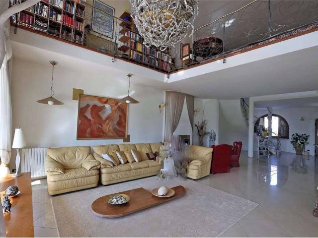 Villa Indipendente in vendita a Piemonte, Novara