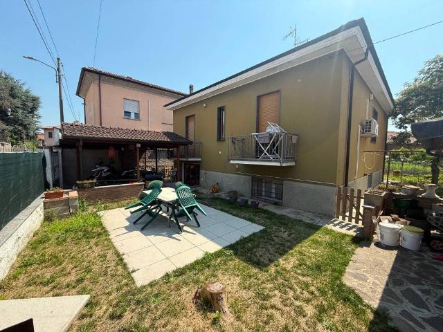 Villa Indipendente in vendita a Vistarino, Lombardia