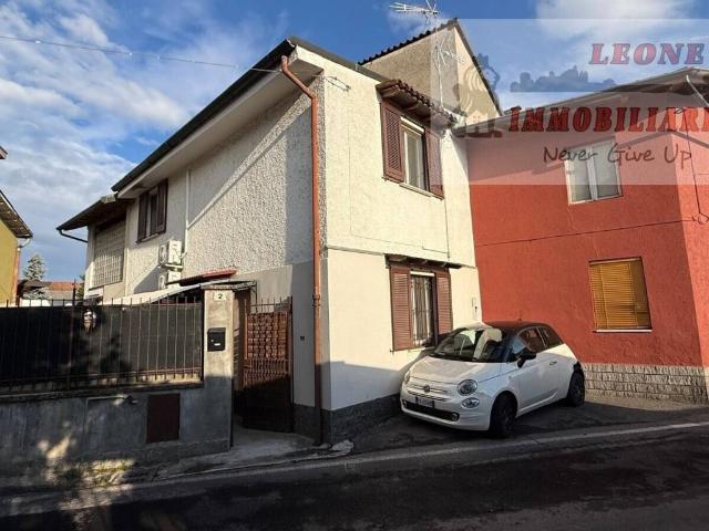 Villa Indipendente in vendita a Vistarino, Lombardia