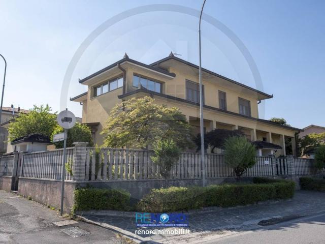Villa Indipendente in vendita a Vistarino, Lombardia