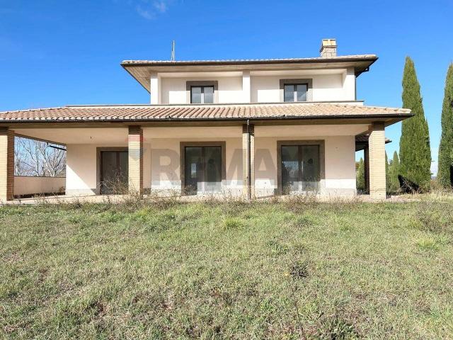 Villa Indipendente in vendita a Viterbo, Lazio