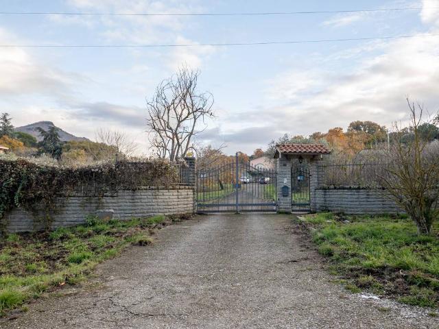 Villa Indipendente in vendita a Barco, Viterbo