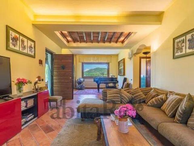 Villa Indipendente in vendita a Strada Romana, Viterbo