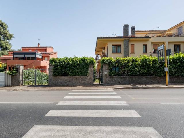 Villa Indipendente in vendita a Ellera, Viterbo