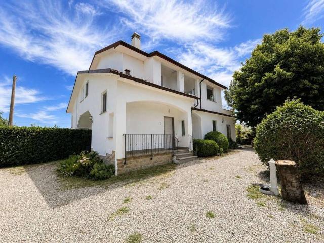 Villa Indipendente in vendita a Viterbo, Lazio