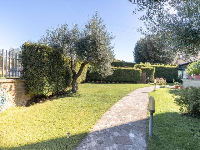 Villa Indipendente in vendita a La Quercia, Viterbo