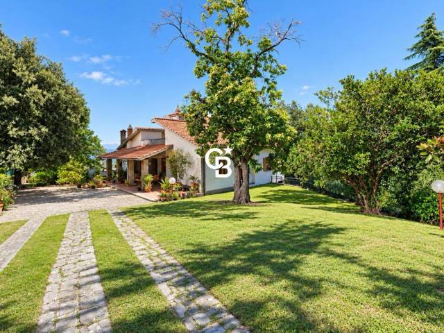 Villa Indipendente in vendita a Bagnaia, Viterbo