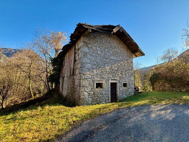 Villa Indipendente in vendita a Vito D'asio, Friuli-Venezia Giulia