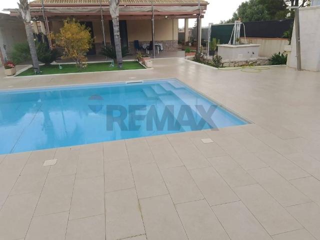 Villa Indipendente in vendita a Vittoria, Sicilia