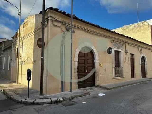 Villa Indipendente in vendita a Vittoria, Sicilia