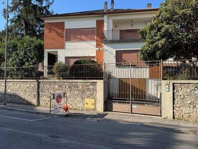 Villa Indipendente in vendita a Cèneda, Vittorio Veneto