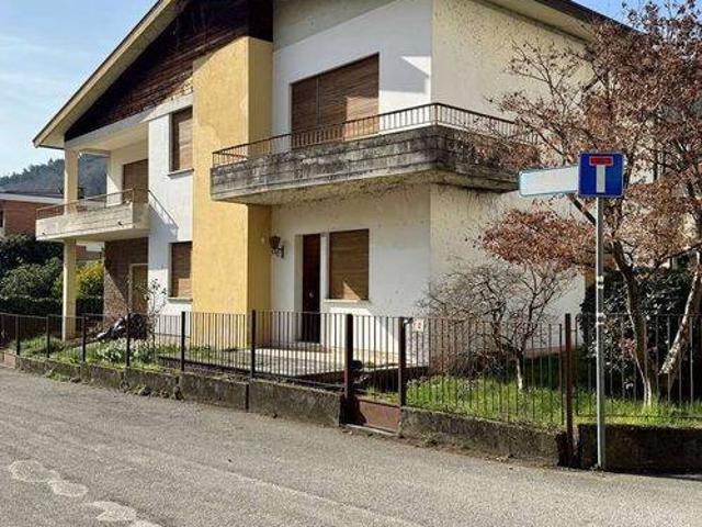 Villa Indipendente in vendita a Olarigo, Vittorio Veneto