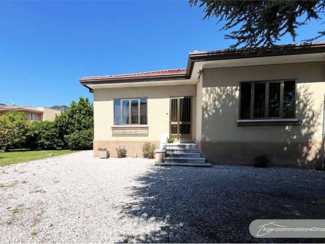 Villa Indipendente in vendita a Cèneda, Vittorio Veneto
