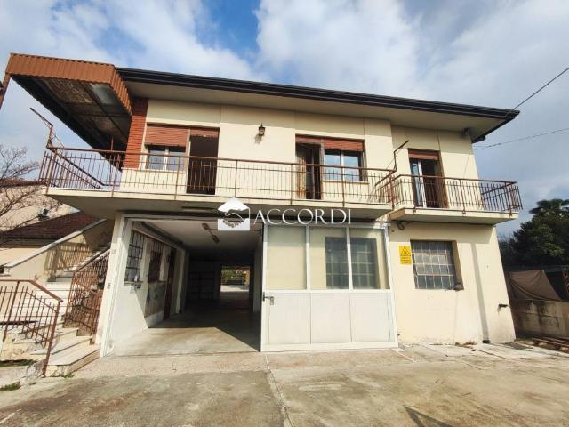 Villa Indipendente in vendita a Meschio, Vittorio Veneto