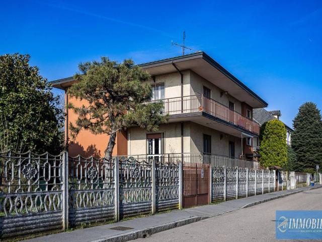Villa Indipendente in vendita a Vittuone, Lombardia