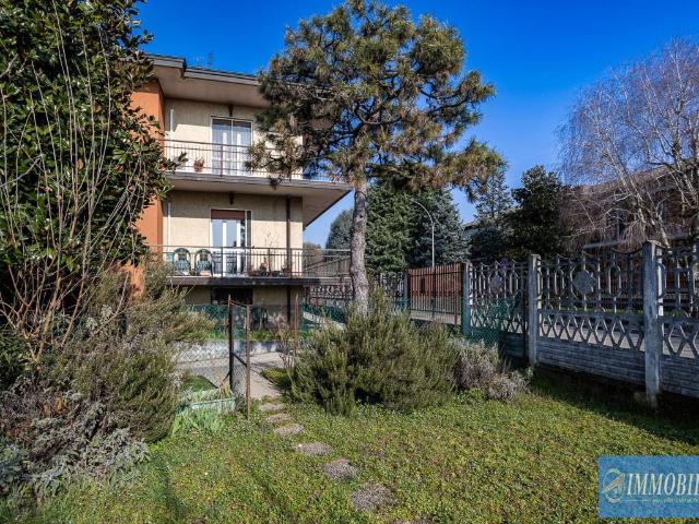 Villa Indipendente in vendita a Vittuone, Lombardia