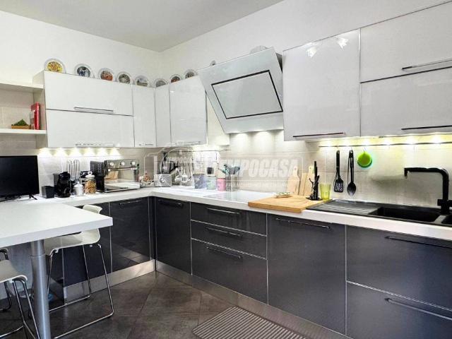 Villa Indipendente in vendita a Vittuone, Milano