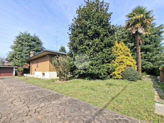 Villa Indipendente in vendita a Vittuone, Lombardia