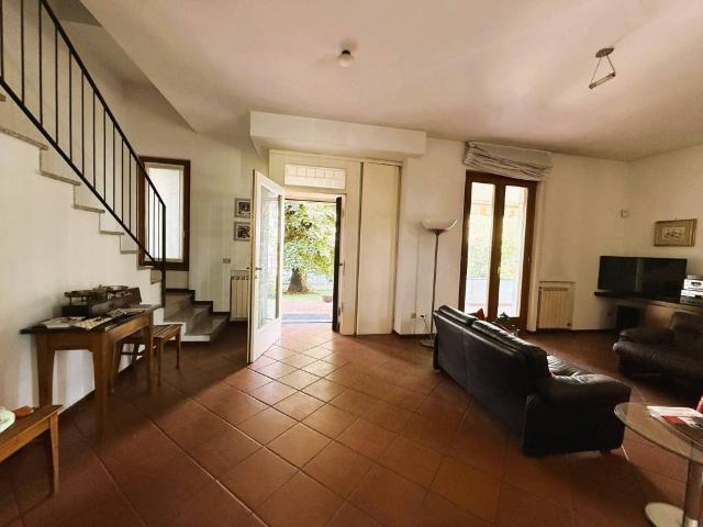 Villa Indipendente in vendita a Vittuone, Lombardia