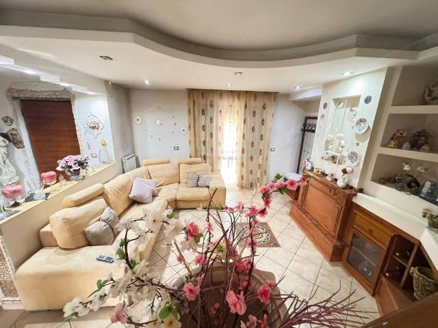 Villa Indipendente in vendita a Vitulazio, Campania