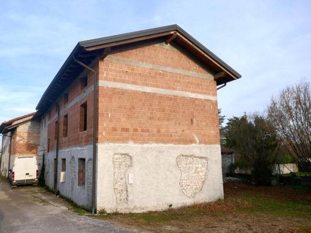 Villa Indipendente in vendita a Vivaro, Friuli-Venezia Giulia