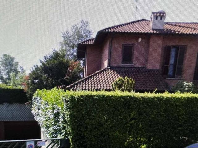 Villa Indipendente in vendita a Vizzolo Predabissi, Lombardia