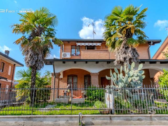 Villa Indipendente in vendita a Sarmazzano, Vizzolo Predabissi