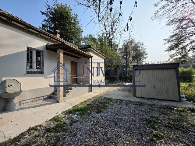 Villa Indipendente in vendita a Voghera, Lombardia
