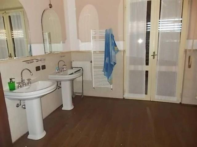 Villa Indipendente in vendita a Rondò Carducci, Voghera