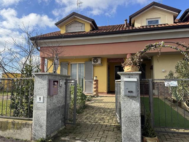 Villa Indipendente in vendita a Altomasso, Voghera
