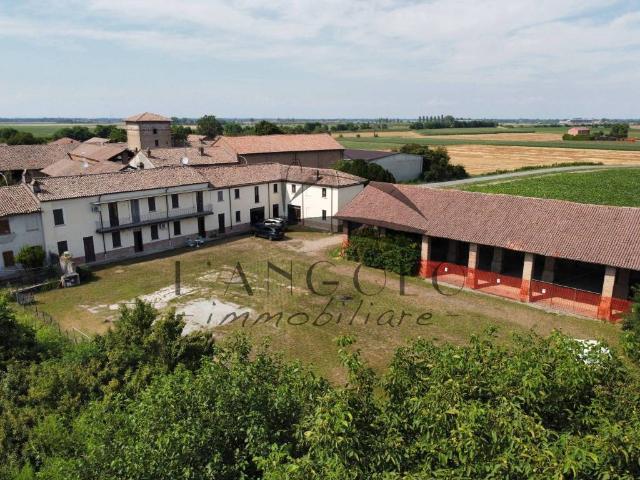 Villa Indipendente in vendita a Cascina Vittoria, Voghera