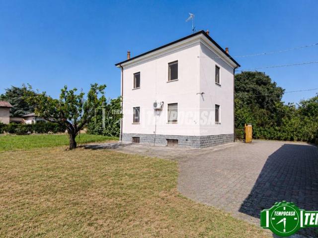 Villa Indipendente in vendita a Voghera, Lombardia