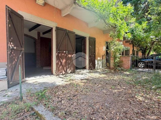 Villa Indipendente in vendita a Benvenuti, Voghera