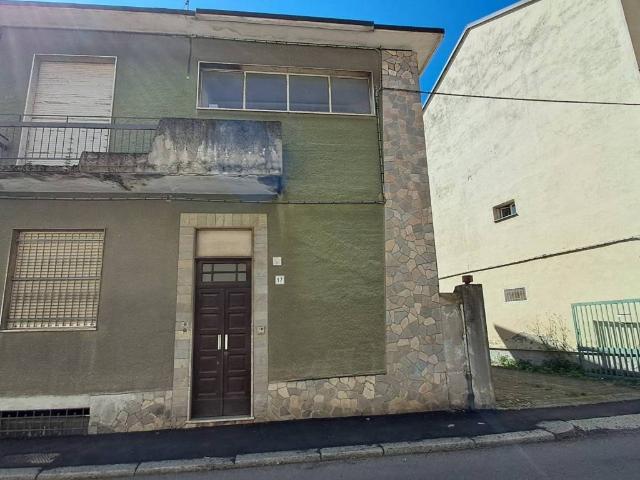 Villa Indipendente in vendita a La Colombara, Voghera