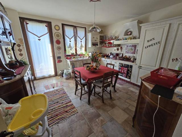 Villa Indipendente in vendita a Benvenuti, Voghera