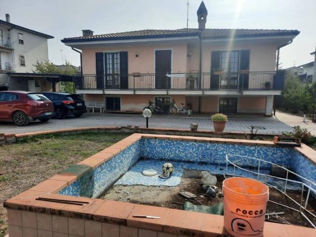 Villa Indipendente in vendita a Benvenuti, Voghera