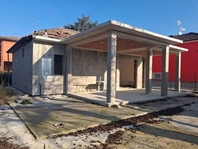 Villa Indipendente in vendita a Voghera, Lombardia