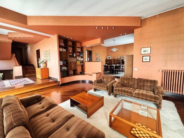 Villa Indipendente in vendita a Molino di Fondo, Voghera