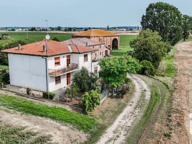 Villa Indipendente in vendita a Voghiera, Reggio Emilia