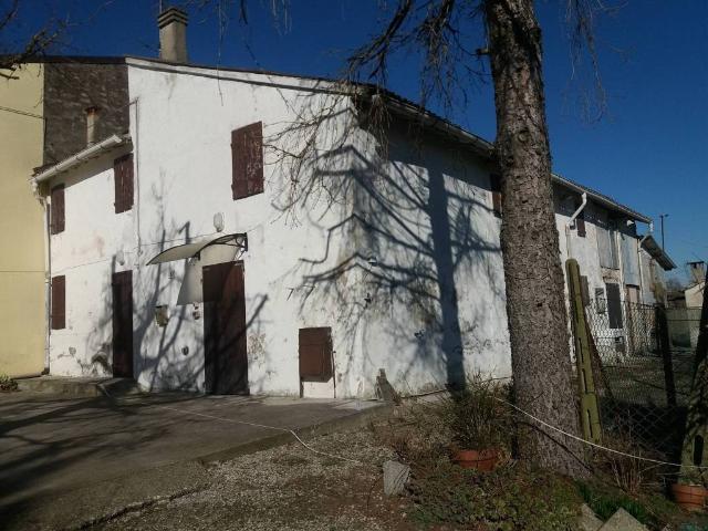Villa Indipendente in vendita a Voghiera, Reggio Emilia
