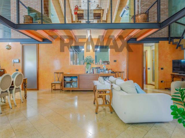 Villa Indipendente in vendita a Volongo, Lombardia