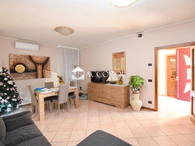 Villa Indipendente in vendita a Volpago Del Montello, Veneto