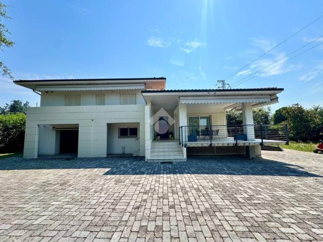 Villa Indipendente in vendita a Volpago Del Montello, Veneto