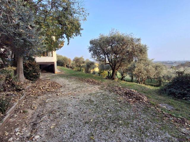 Villa Indipendente in vendita a Volpago Del Montello, Veneto