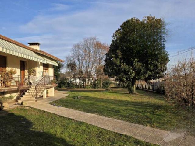 Villa Indipendente in vendita a Volpago Del Montello, Veneto