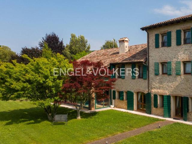 Villa Indipendente in vendita a Volpago Del Montello, Veneto
