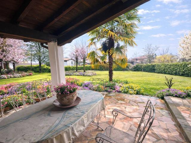 Villa Indipendente in vendita a Volpara, Lombardia