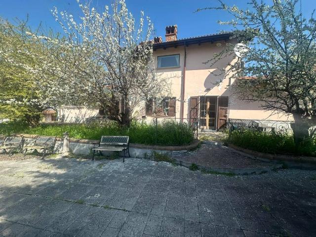 Villa Indipendente in vendita a Volpara, Lombardia